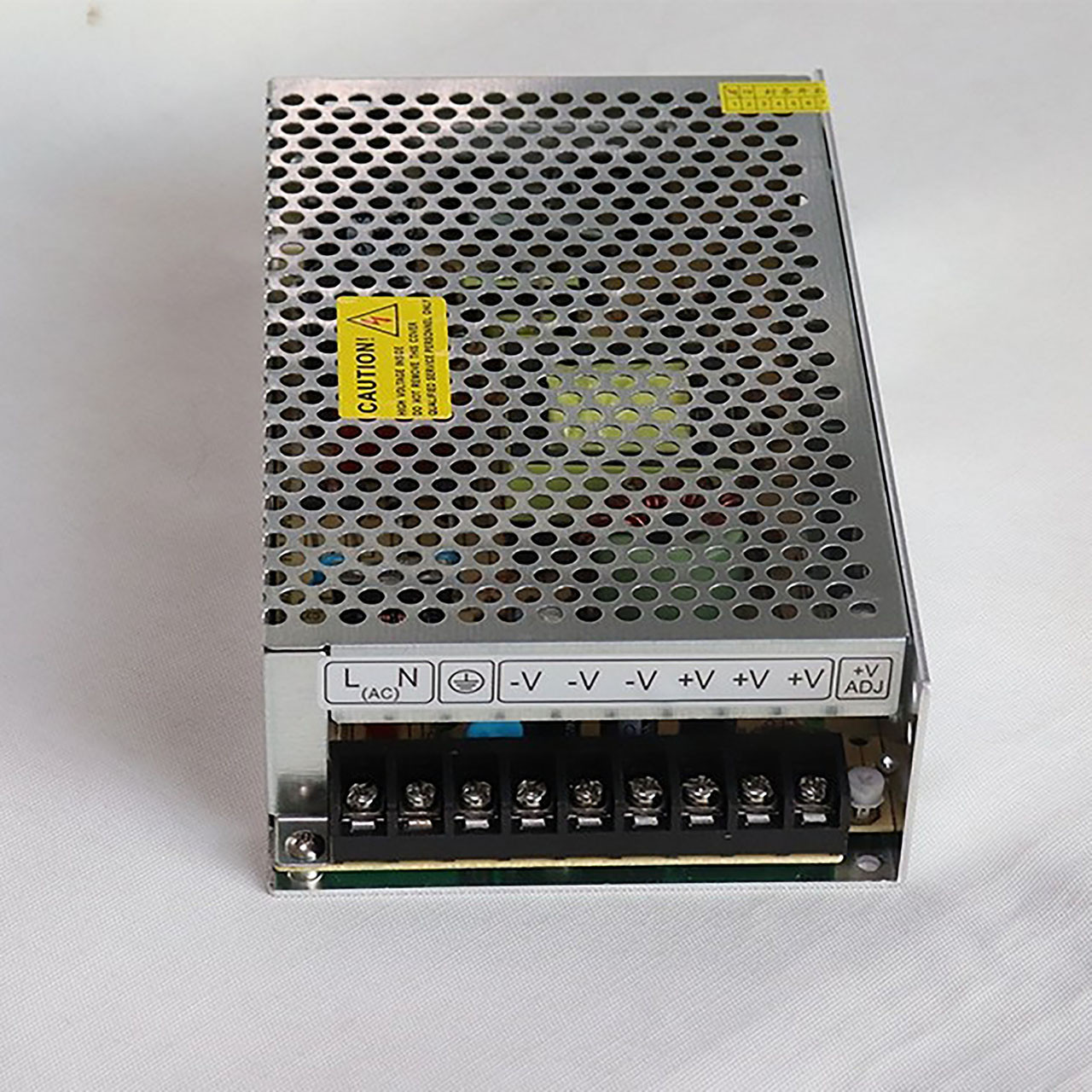 منبع تغذیه 5 ولت 40 آمپر سی ال مدل cl40 منبع تغذیه 5 ولت 40 آمپر سی ال مدل cl40