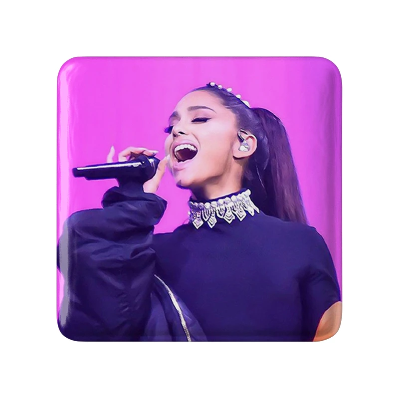 مگنت خندالو طرح آریانا گرانده Ariana Grande  مدل مربعی کد 19066