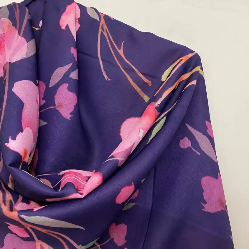 روسری زنانه مدل نخی چهارفصل قواره بزرگ کد 1810