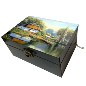جعبه موزیکال مدل هندلی طرح نقاشی رئاليسم کلبه و رودخانه و قایق و جنگل کد T1009