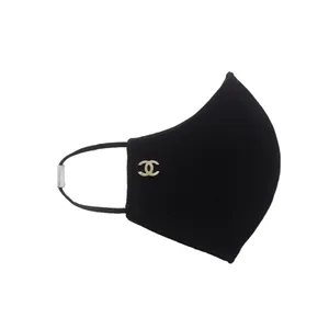ماسک پارچه‌ ای مدل شادلی