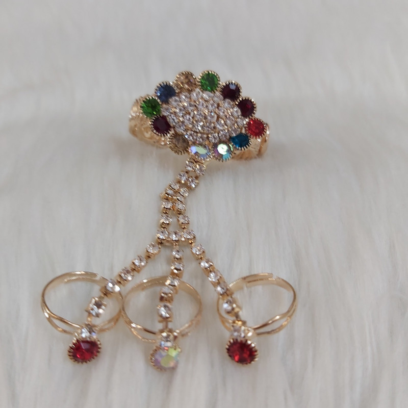 دستبند دخترانه مدل تمیمه طرح سه انگشتری کد tam116