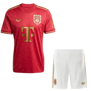 ست تی‌شرت آستین کوتاه و شلوارک ورزشی مردانه مدل بایرن مونیخ