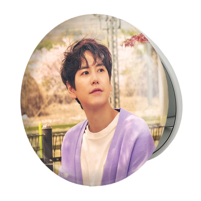 آینه جیبی خندالو طرح کیوهیون گروه سوپر جونیور Super Junior مدل تاشو کد 12180 