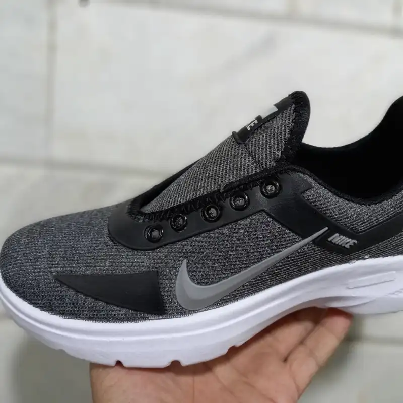 کفش پیاده روی مردانه مدل جردن رنگ طوسی