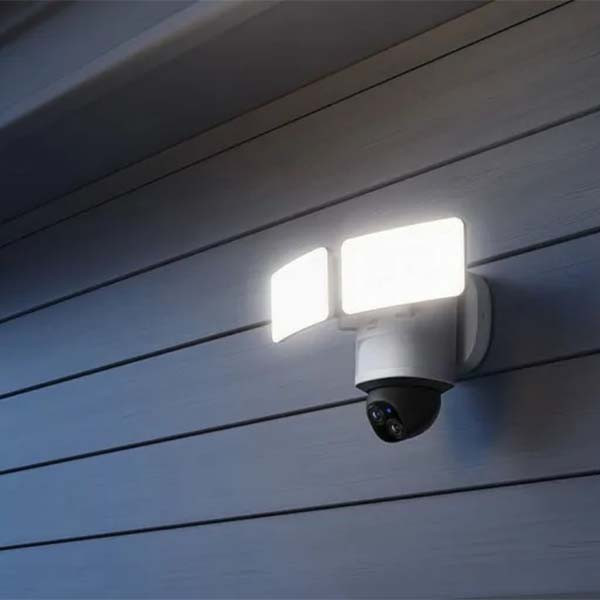 دوربین مداربسته تحت شبکه یوفی مدل Floodlight Cam 2 Pro