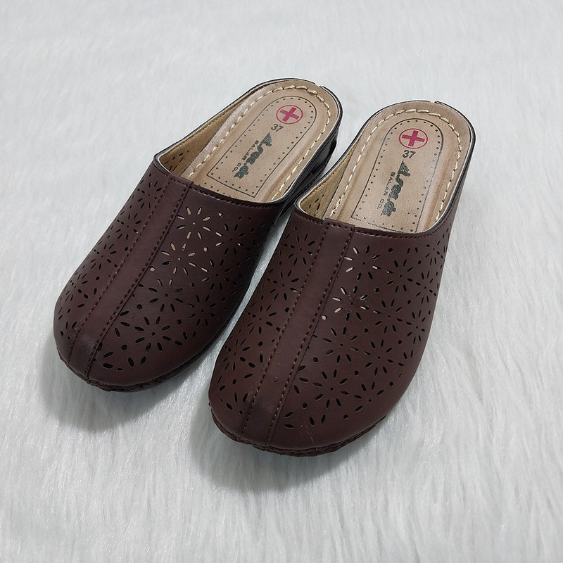 صندل زنانه مدل جلوبسته بهار کد brown