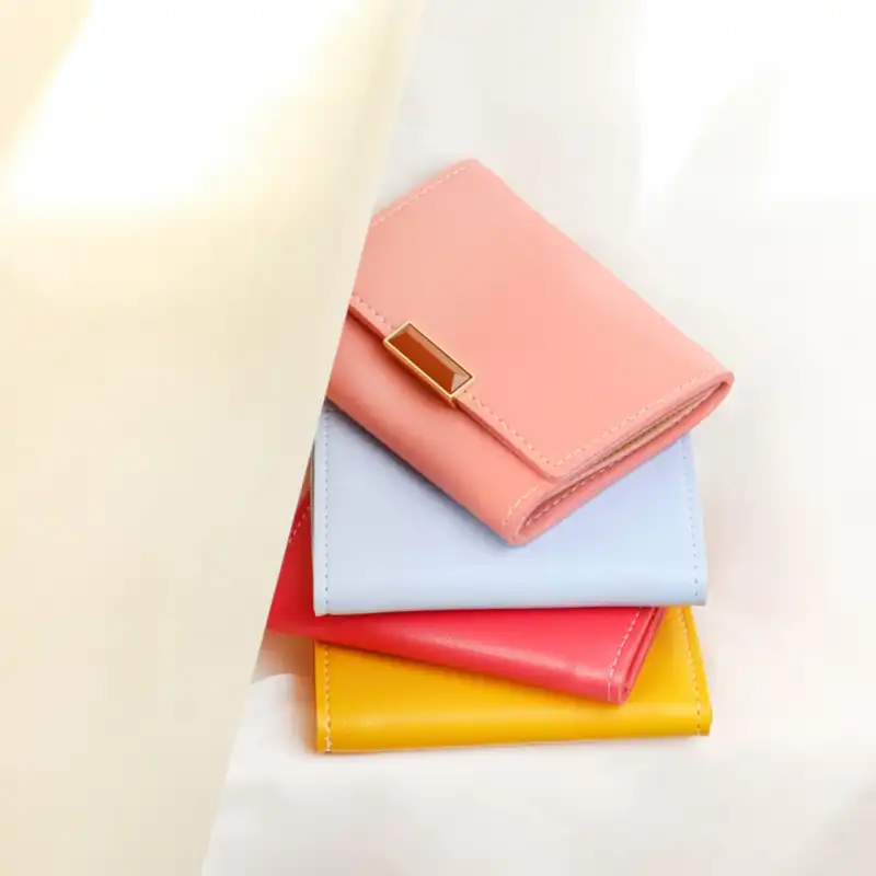 کیف پول زنانه مدل کاتنا