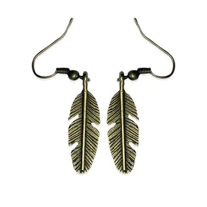 گوشواره دخترانه طرح پر کد 06