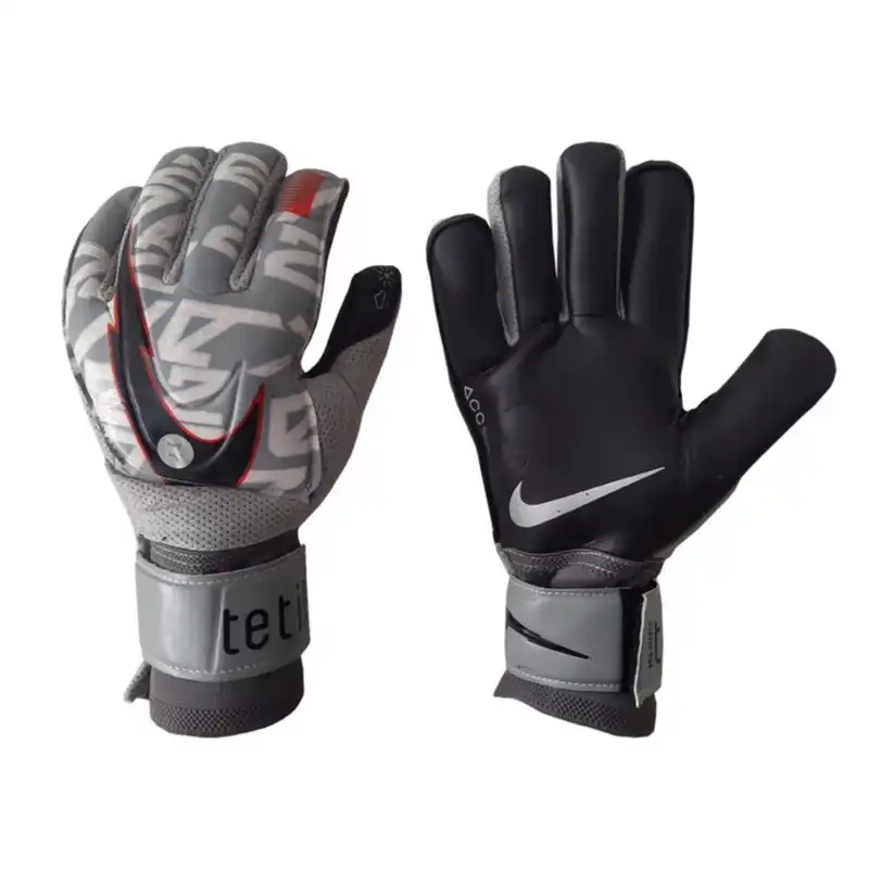 دستکش دروازه بانی مدل Pro keeper 2023