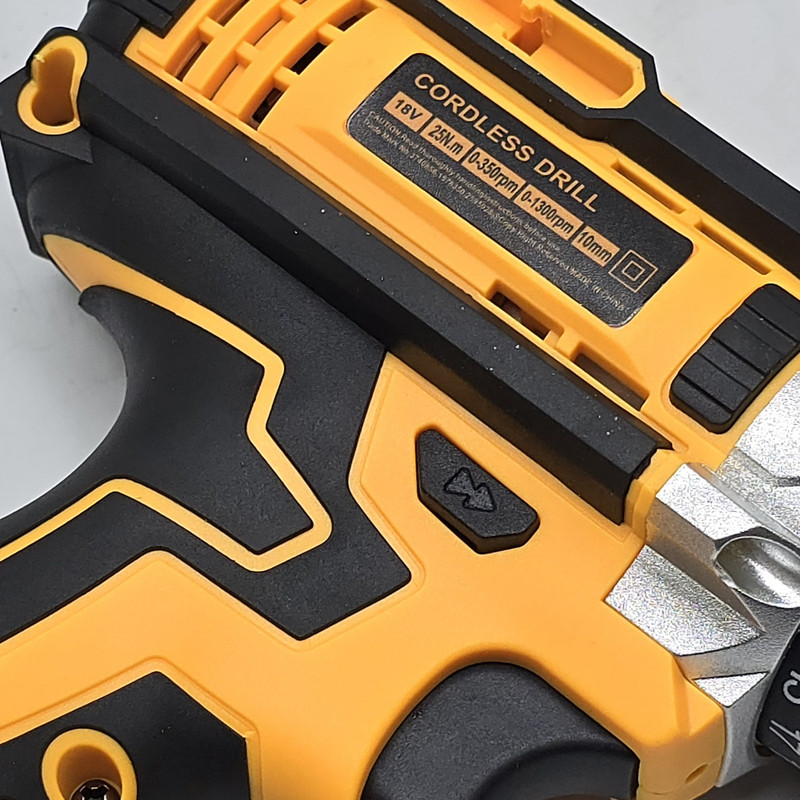 پیچ گوشتی شارژی  مدل DW18V