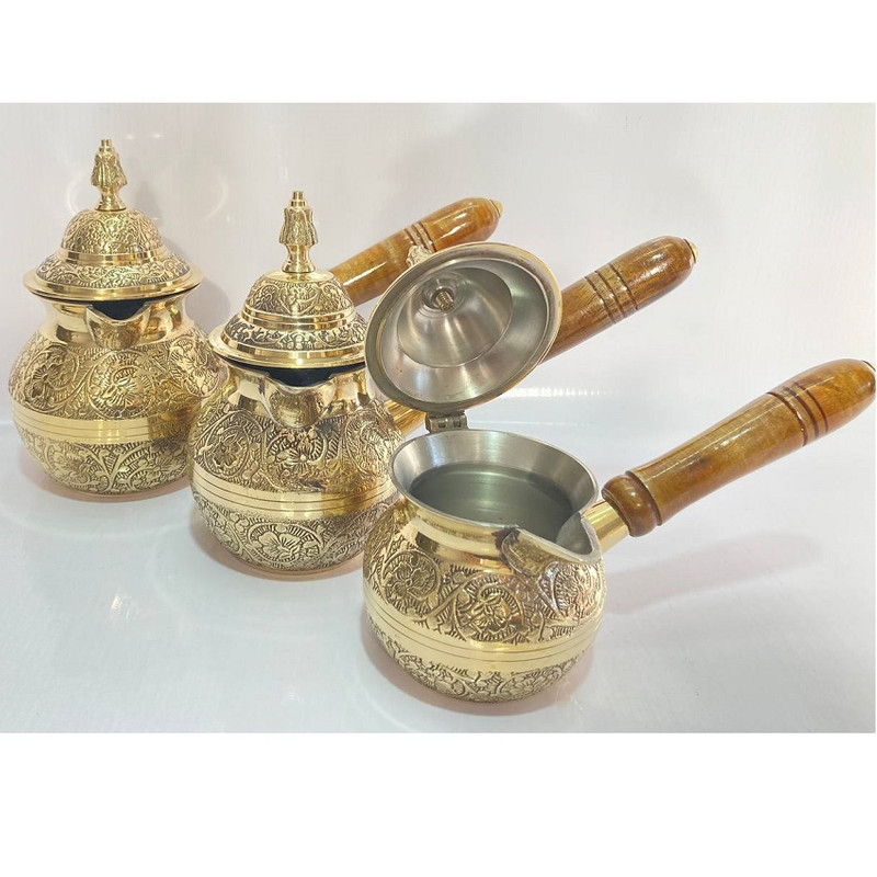 قهوه جوش برنجی مدل درب دار دسته چوبی 2.3 CUP