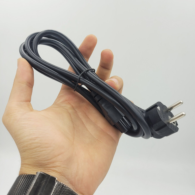 کابل برق سه پین  لپ تاپ لونا مدل 3x0.75mm طول 1.5 متر