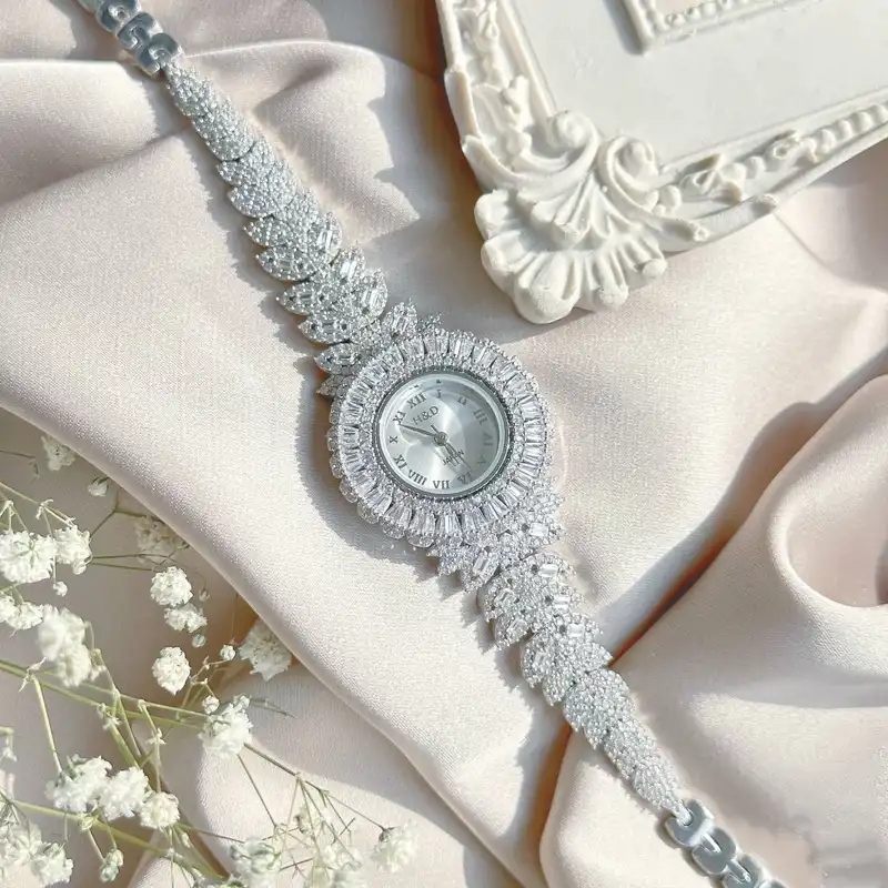 ساعت مچی عقربه ای نقره  زنانه مدل ابریشم کد BARF1