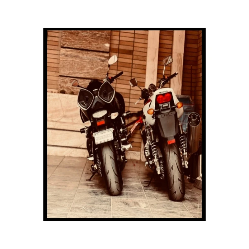 تابلو بکلیت طرح موتور سنگین سوزوکی بیکینگ b_king مدل B-PE2700 فریم مشکی