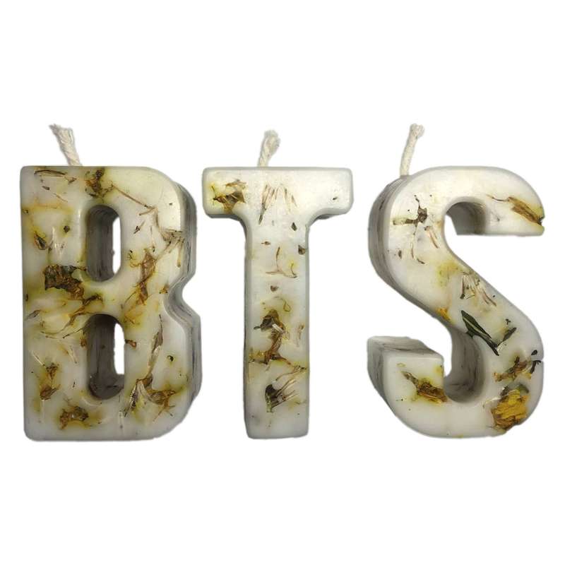 شمع دست ساز مدل بی تی اس طرح گل های بهاری بسته 3 عددی