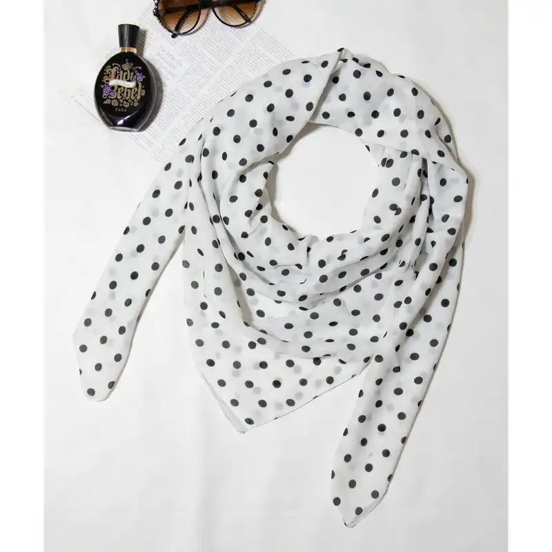 روسری زنانه مدل نخ پنبه خال خالی کد sar-1675