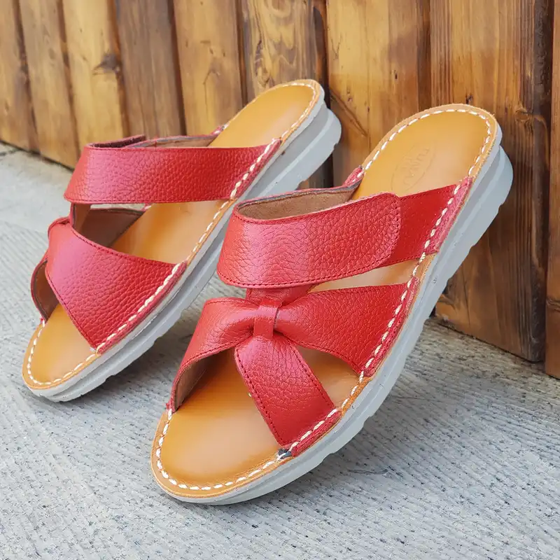 دمپایی زنانه مدل چرم طبیعی کد 06 رنگ قرمز