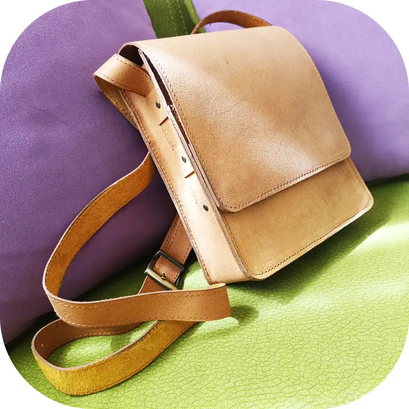 کیف دوشی زنانه مدل Milan Italy