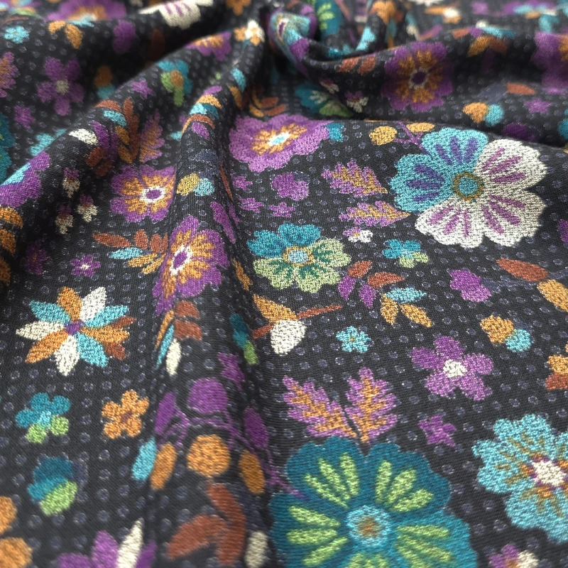 پارچه لباس عرض 1.5 متر مدل شانتون نخ اندونزی طرح گل درشت رنگ مشکی