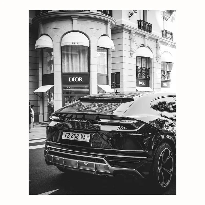 پوستر مدل  نمای خارجی فروشگاه مد لوکس  