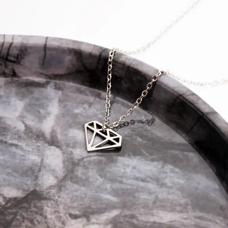 گردنبند زنانه گلسو مدل الماس