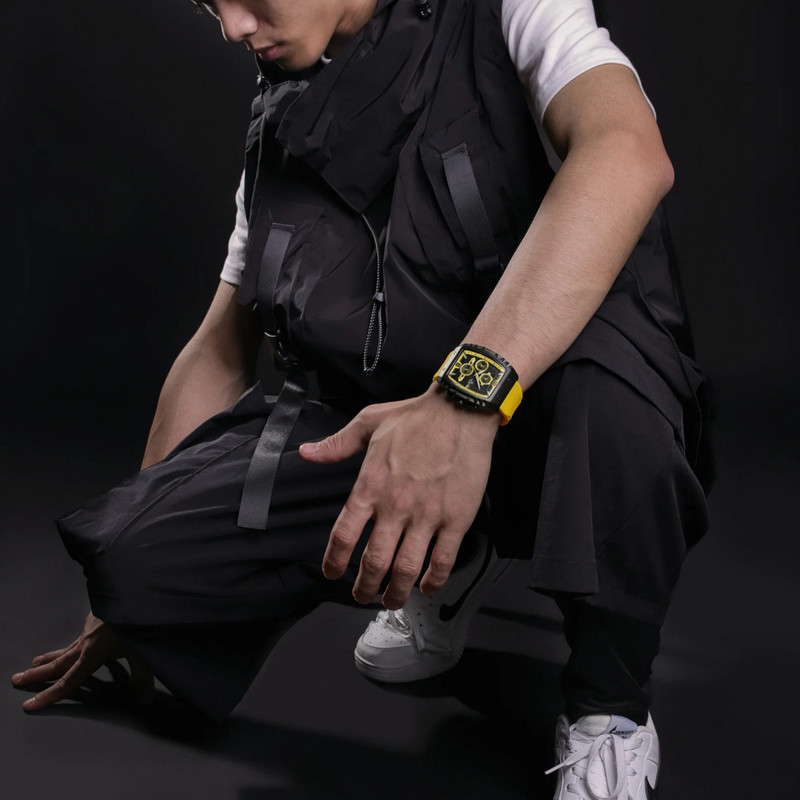 ساعت مچی عقربه‌ای مردانه نیوی فورس مدل کرنوگراف تاریخدار کد NF8025-B-Y