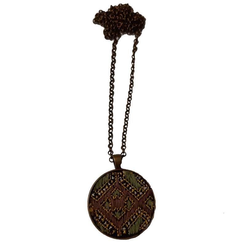 گردنبند سوزن دوزی کد L28
