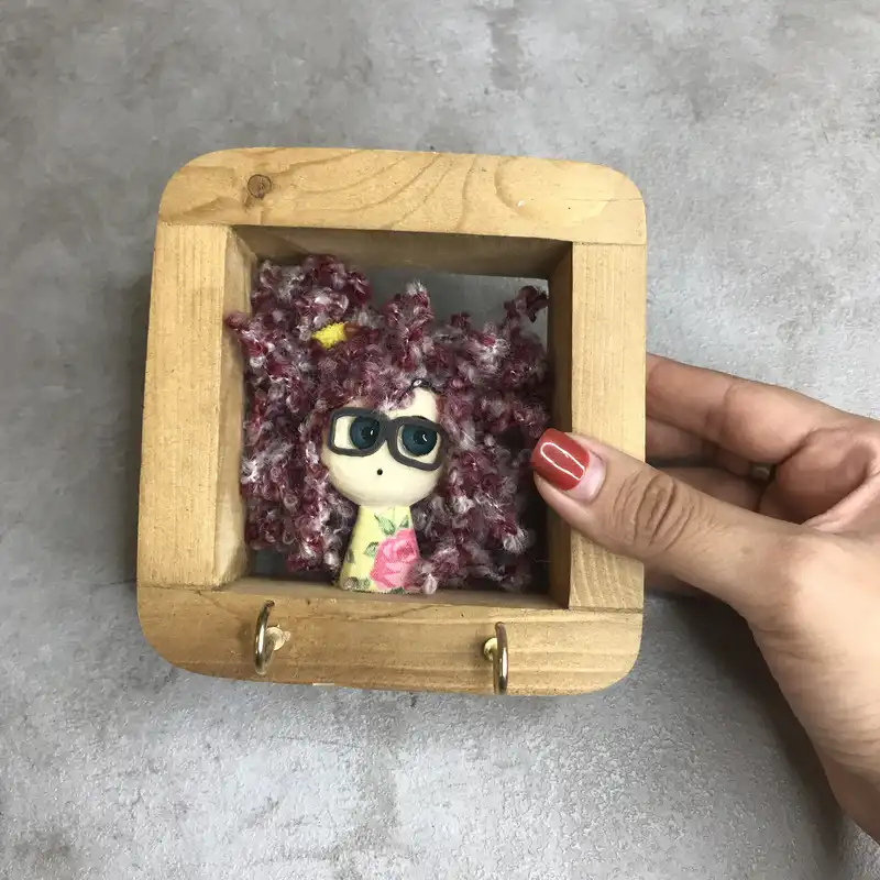 جاکلیدی مدل دختر مو فرفری