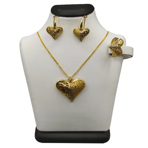 نیم ست طلا 18 عیار زنانه مدل قلبی