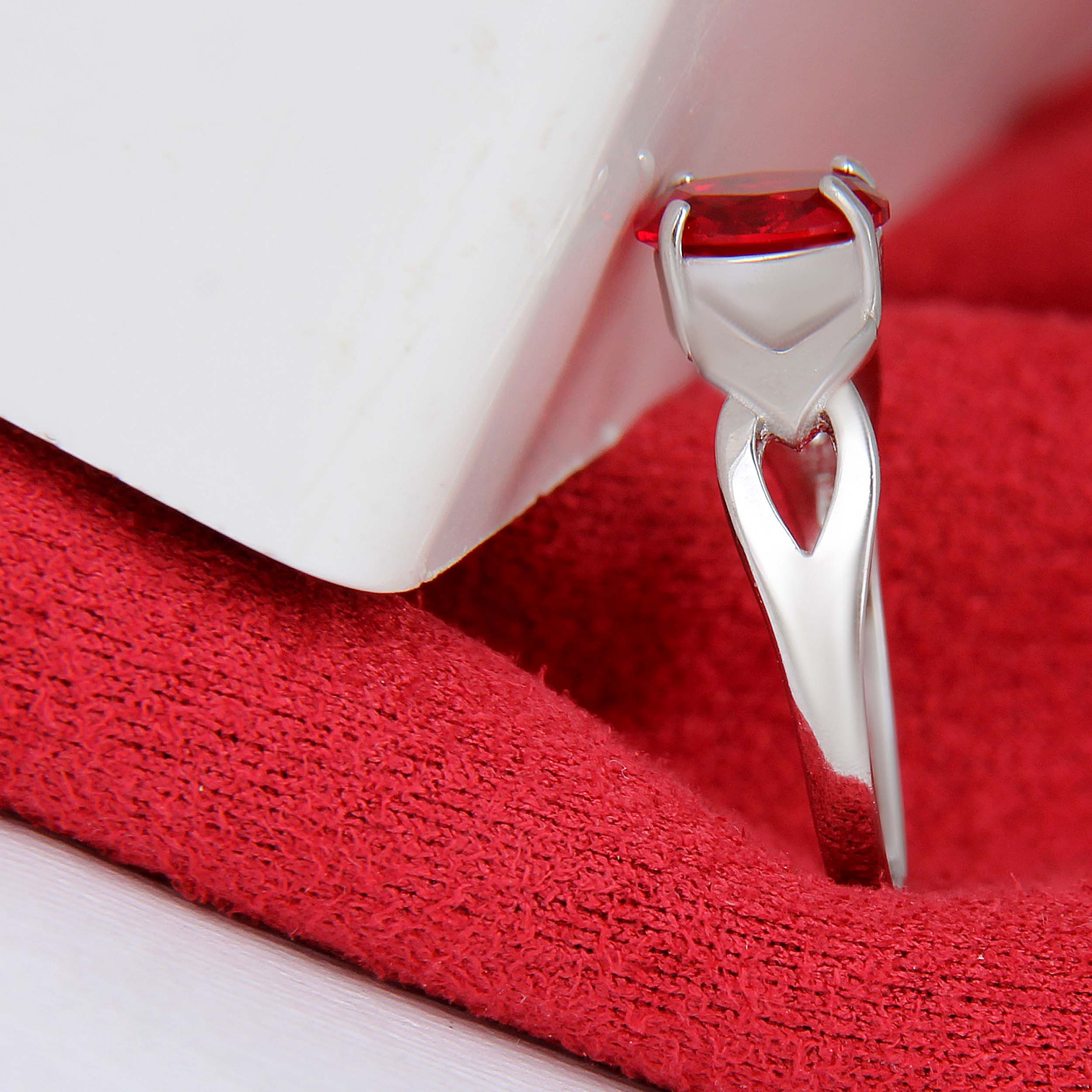 انگشتر نقره زنانه بازرگانی میلادی مدل سنگ کوارتز نگین برلیان بدون ریزش آبکاری رادیوم کد AWR_1345