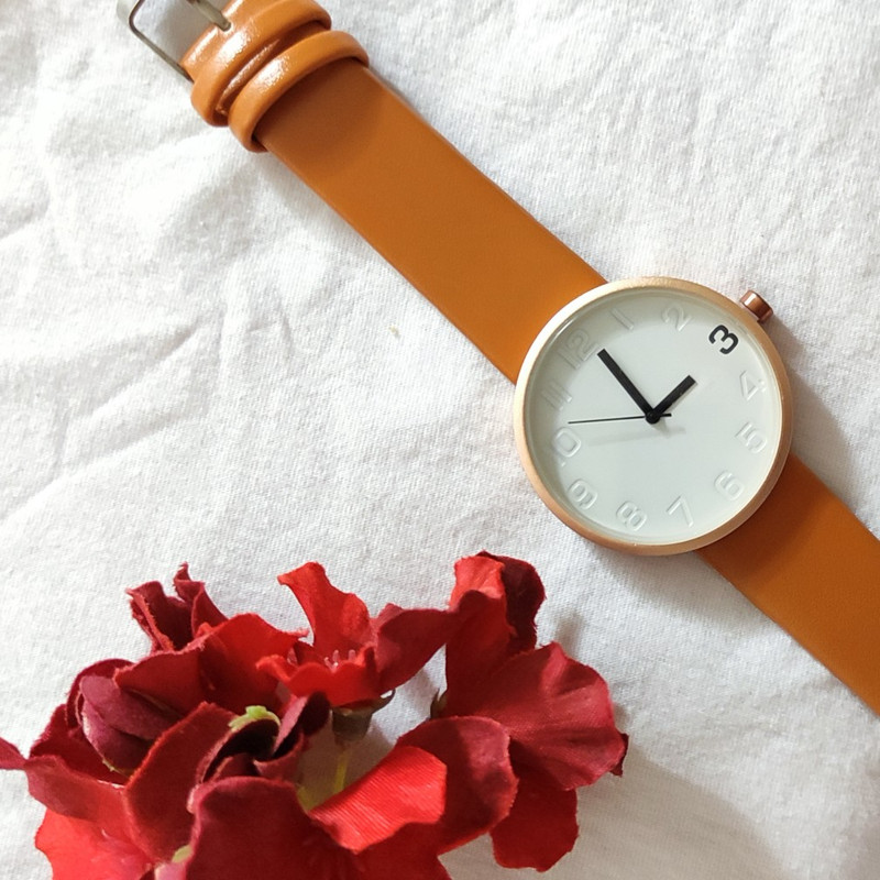 ساعت مچی عقربه ای بُل بول مدل Bu1