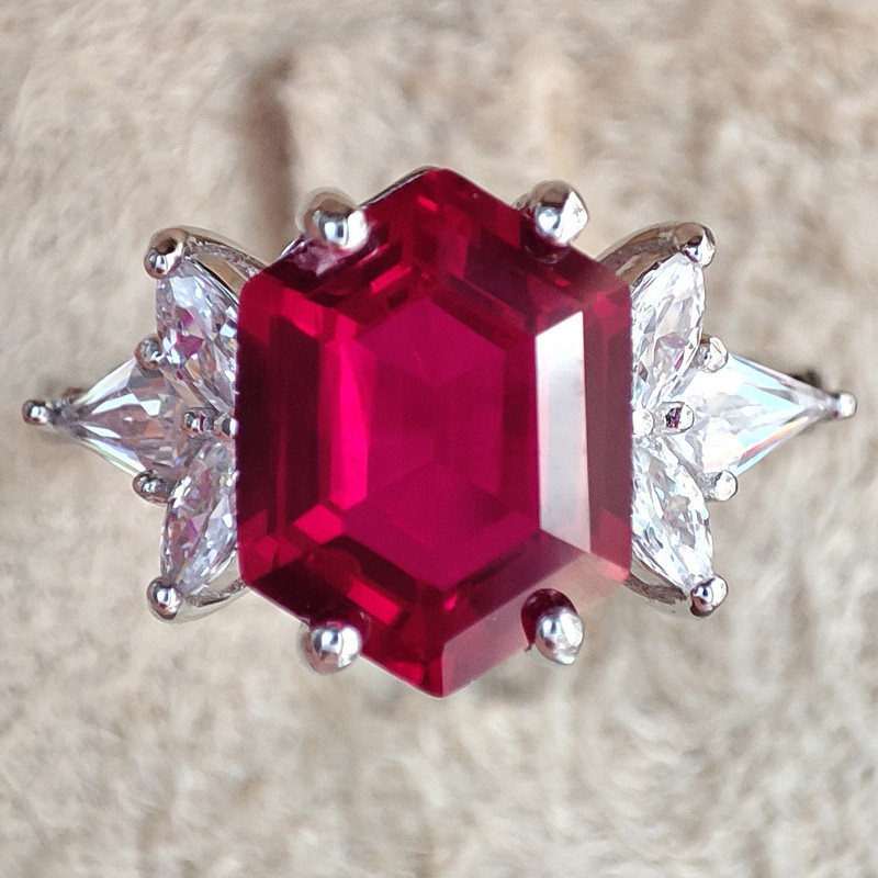 انگشتر نقره یاقوت زنانه کد 104 انگشتر نقره یاقوت زنانه کد 104