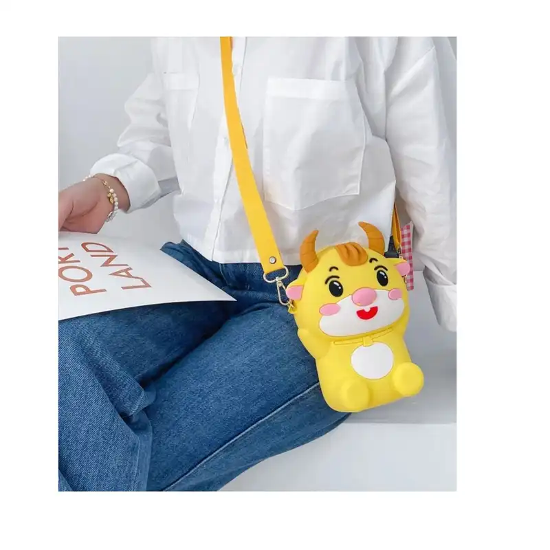 کیف رودوشی بچگانه مدل سیلیکونی Cow45