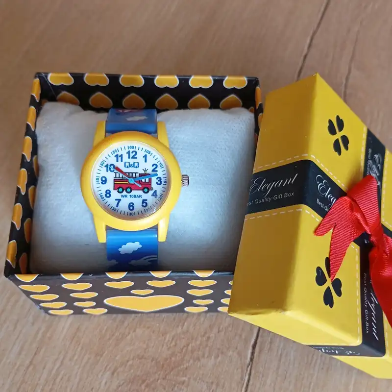 ساعت مچی عقربه ای بچگانه کیو اند کیو مدل VP34J062Y-24