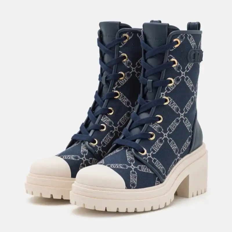 نیم بوت زنانه مایکل کورس مدل Hanley Empire Logo Jacquard