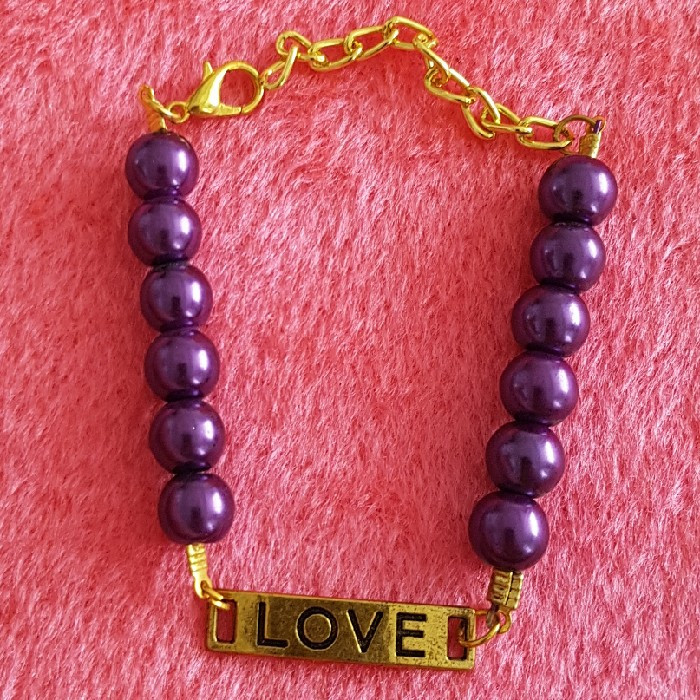 دستبند دخترانه مدل Love کد P44