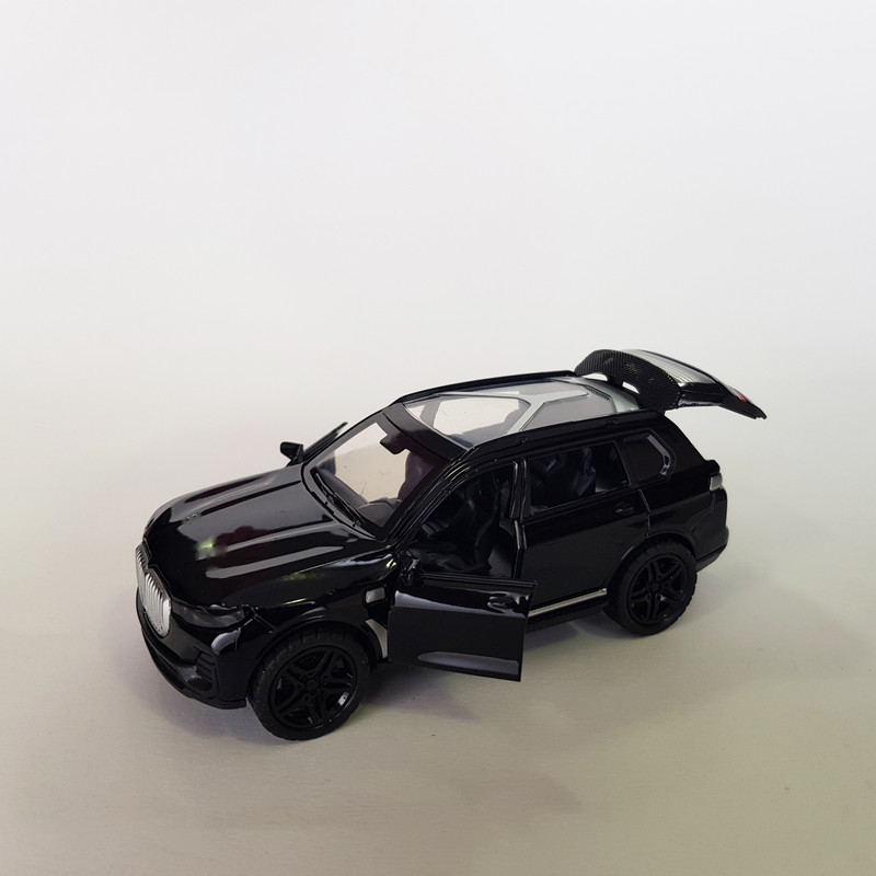 ماشین بازی مدل BMW X8