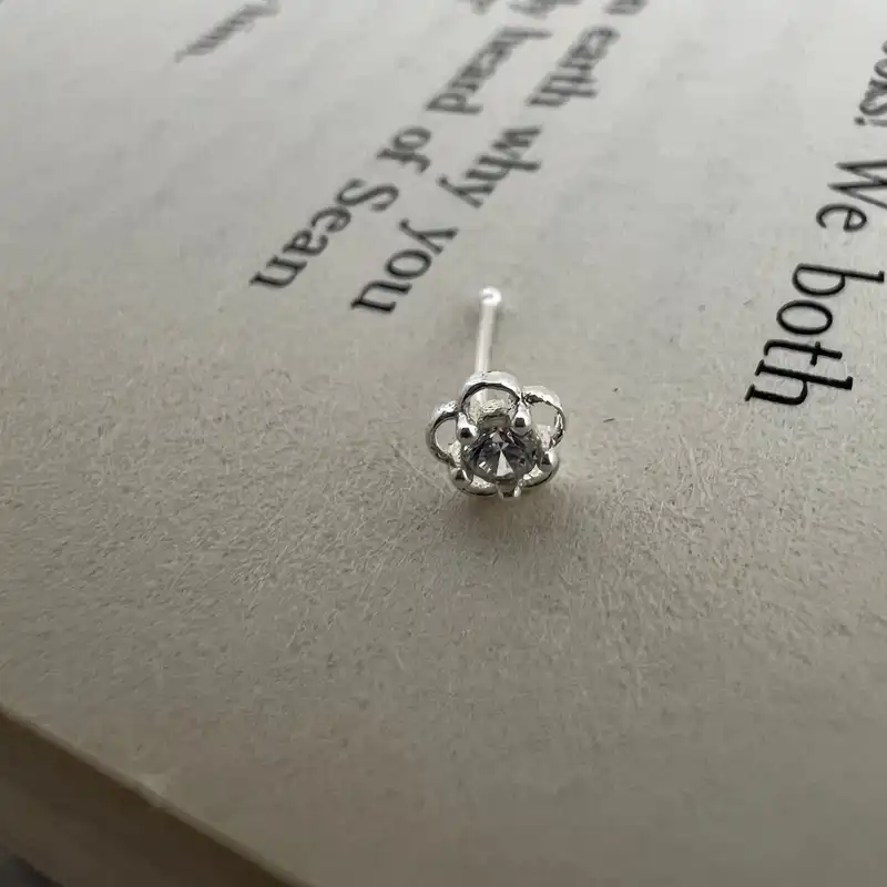 پیرسینگ نقره زنانه مدل  گل کد P4613