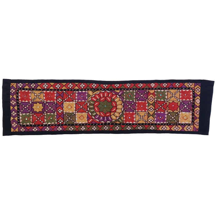 رومیزی سوزن دوزی کد SOOZRA39