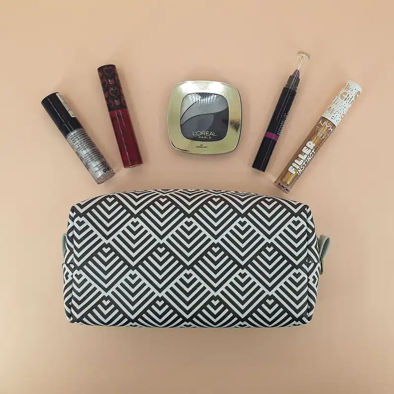 کیف لوازم آرایش زنانه مکعبی طرح هاشوری مدل PK-012