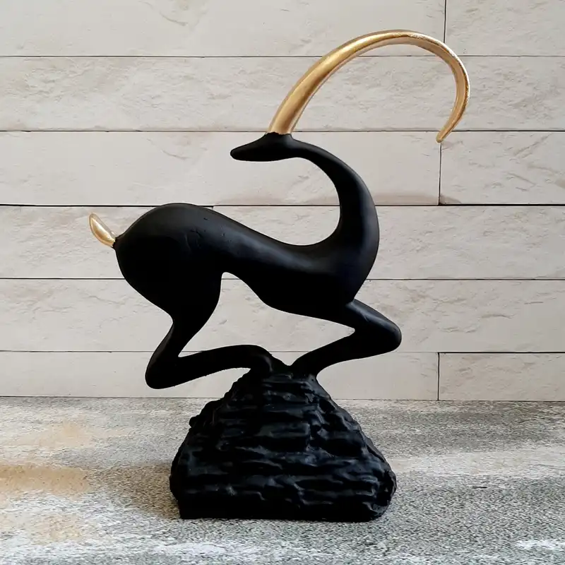 مجسمه مدل آهوی شاخ دار کد PA-33