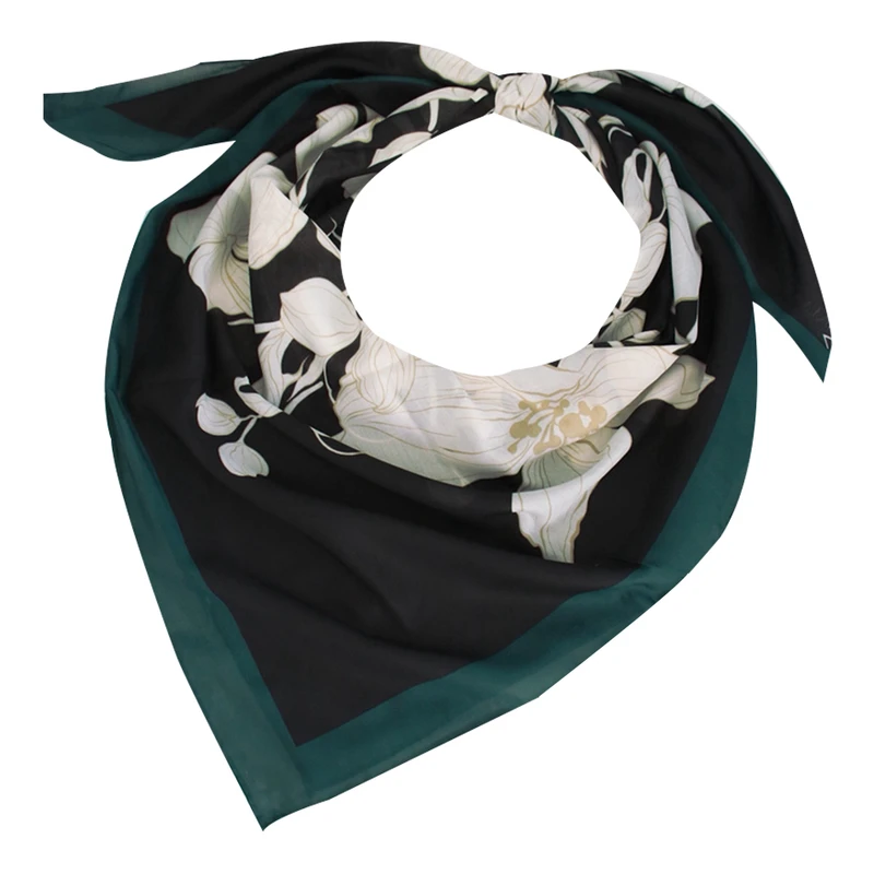 روسری زنانه مدل نخی پاییزی طرح گل کد 10198