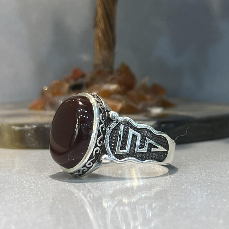 انگشتر نقره مردانه مدل سیاه قلم مزین به عقیق یمانی سرخ 9302-12 انگشتر نقره مردانه مدل سیاه قلم مزین به عقیق یمانی سرخ 9302-12