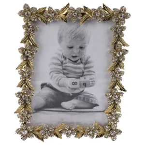 قاب عکس دیلایت مدل 1121 سایز 15x10 سانتیمتر