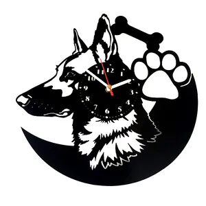 ساعت دیواری طرح ژرمن شپرد