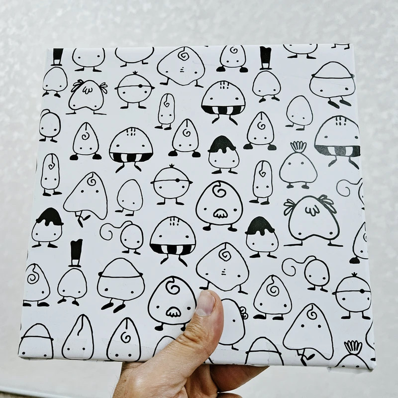 کاغذ کادو مدل عجیب غریبهای خیلی بامزه سایز 50×70 سانتیمتر بسته 5 عددی