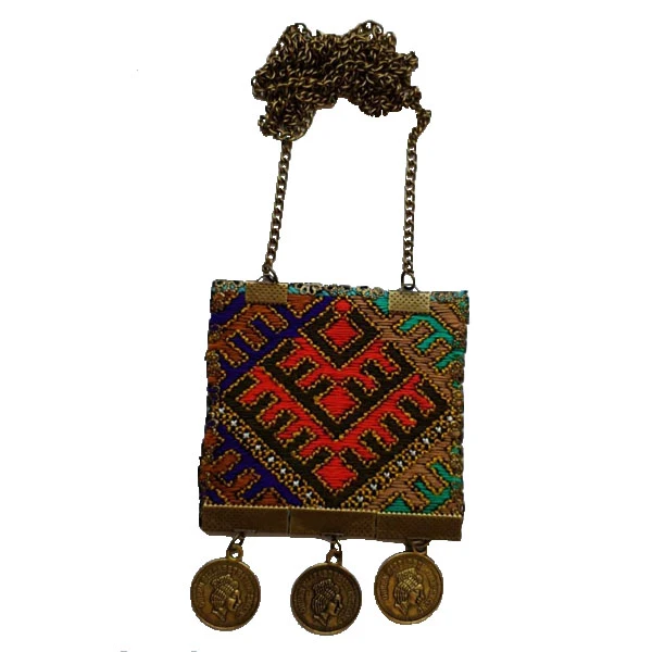 گردنبند سوزن دوزی کد A1