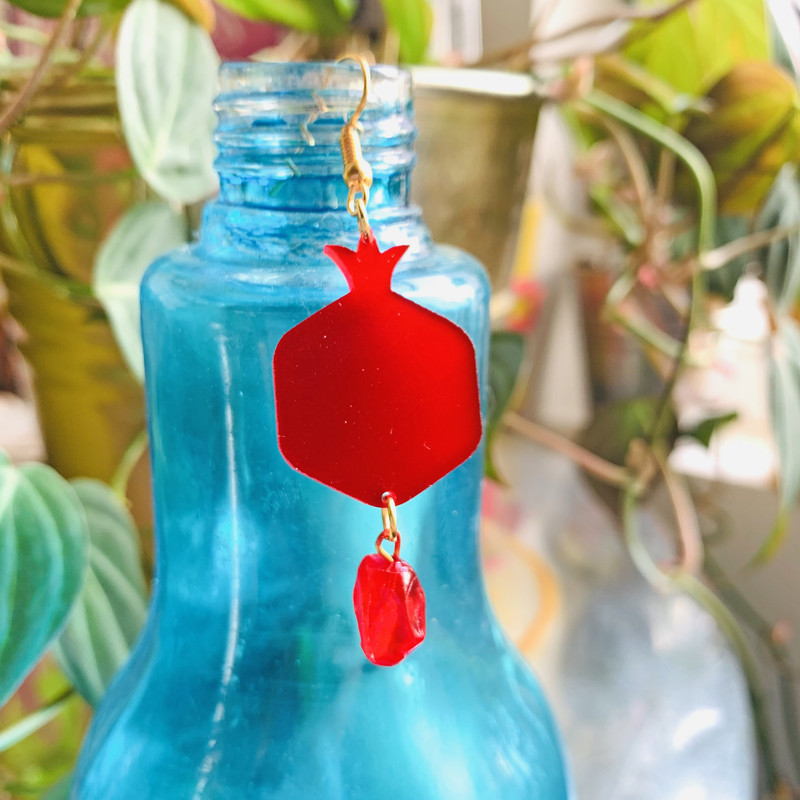 گوشواره زنانه طرح انار یلدا کد 001 گوشواره زنانه طرح انار یلدا کد 001