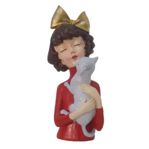 مجسمه مدل دختر گربه به دست